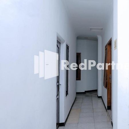 Sawojajar Inn Mitra Reddoorz Malang Extérieur photo