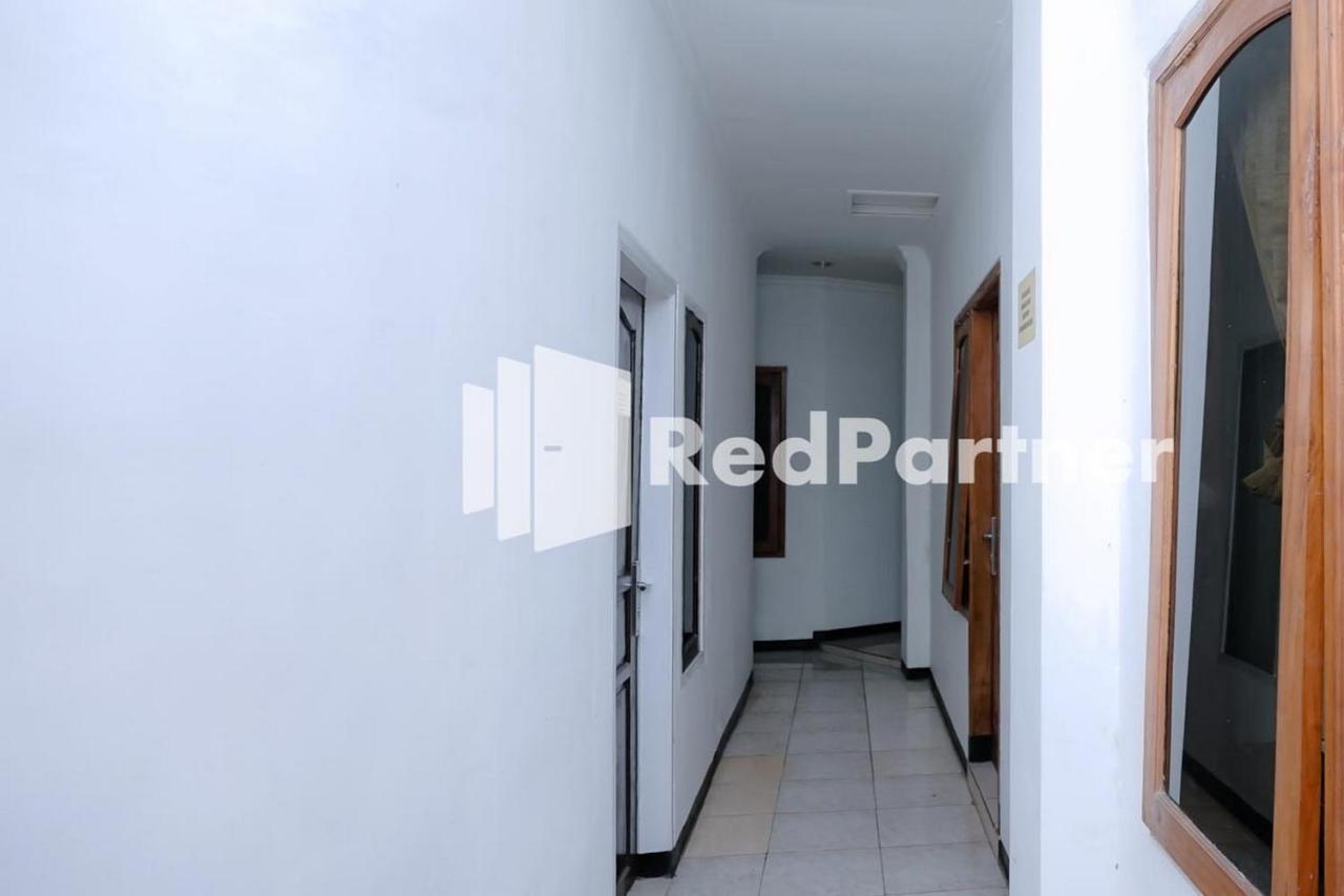 Sawojajar Inn Mitra Reddoorz Malang Extérieur photo