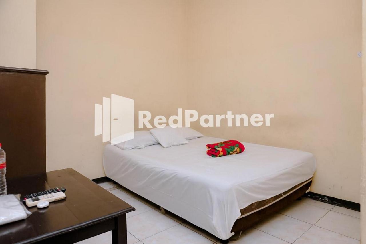 Sawojajar Inn Mitra Reddoorz Malang Extérieur photo