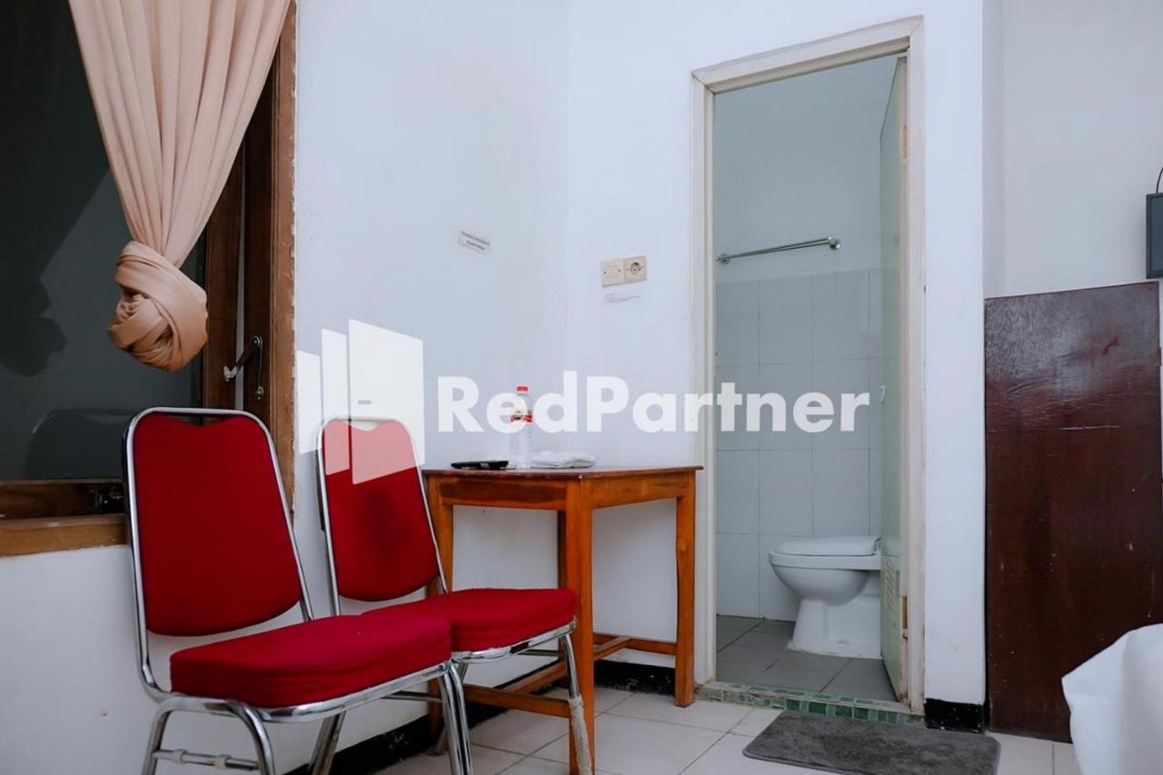 Sawojajar Inn Mitra Reddoorz Malang Extérieur photo